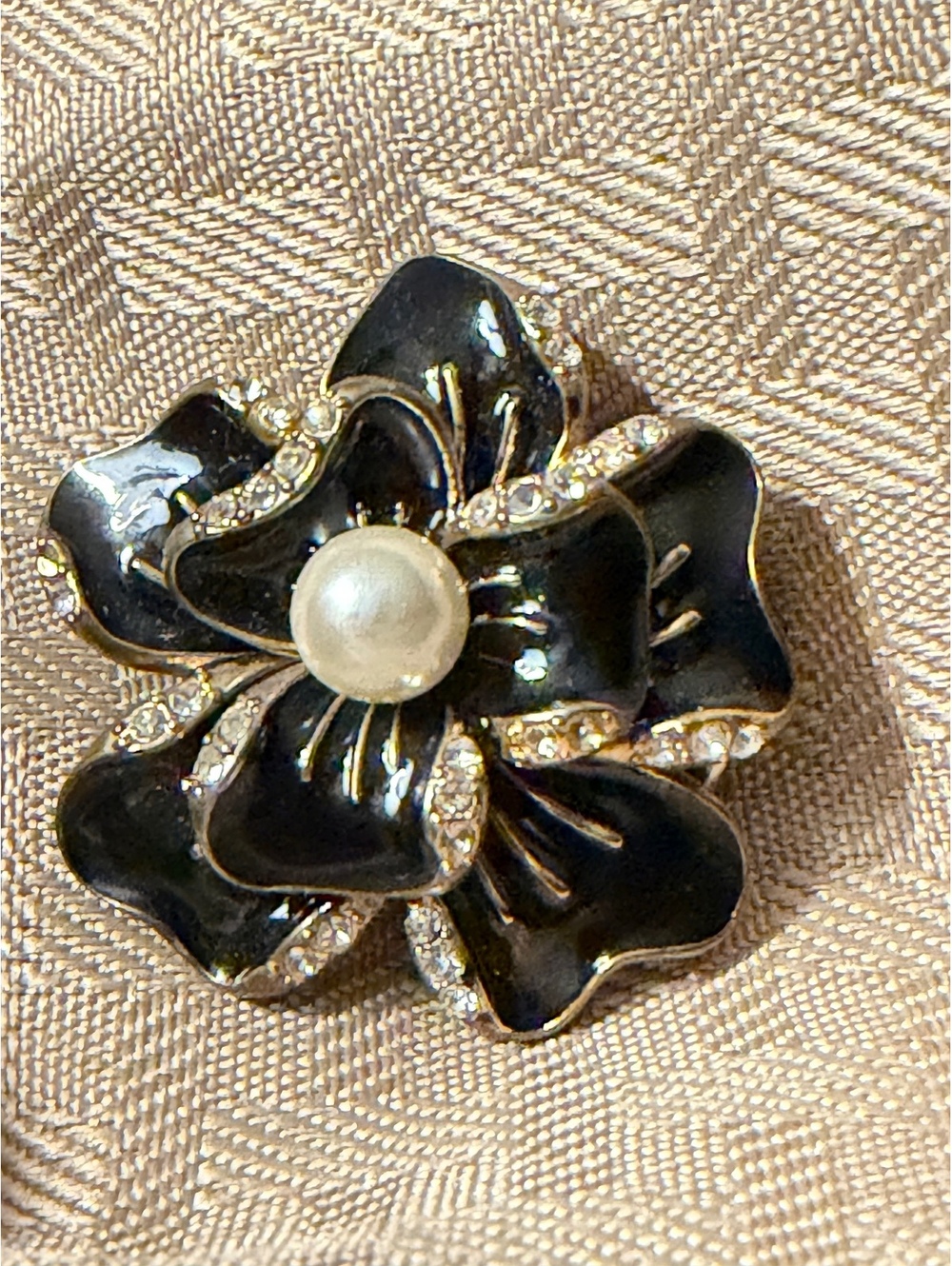 Black Enamel Flower Statement Ring Faux Pearl Rhinestone Gold Tone Stretch Band